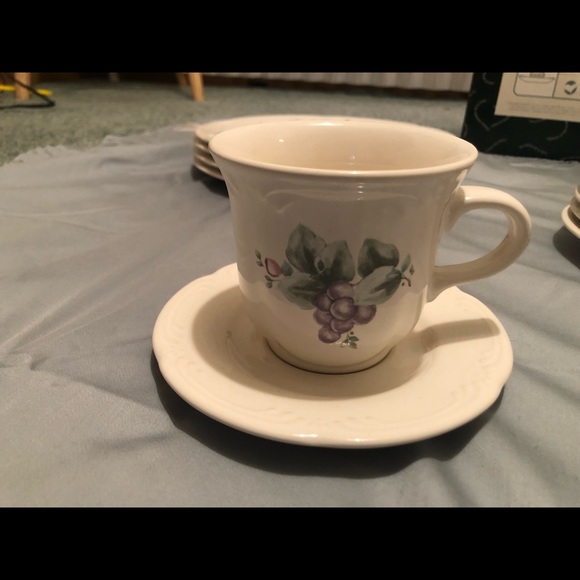 Pfaltzgraff Grapevine complete set - Picture 2 of 9